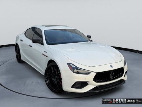 Used 2021 Maserati Ghibli Trofeo RWD image 3