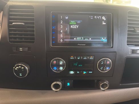 Used 2008 Chevrolet Silverado 1500 LT w/ Suspension Package, Off-Road image 18