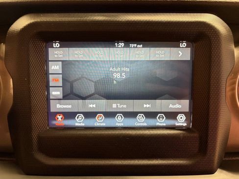 Used 2018 Jeep Wrangler Unlimited Sahara w/ Cold Weather Group AWD/4WD image 13