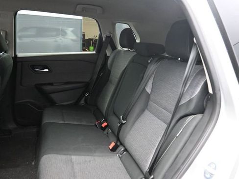 Used 2023 Nissan Rogue SV image 24