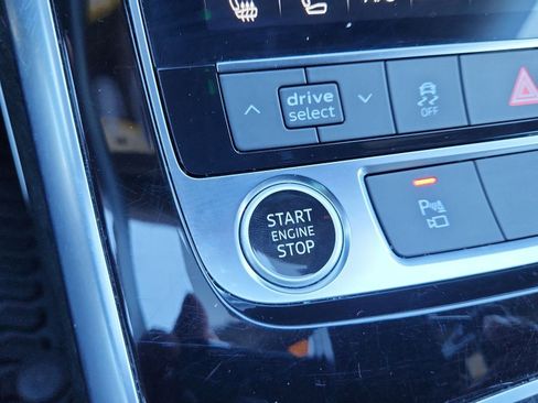 Used 2021 Audi Q8 Premium Plus w/ Premium Plus Package image 31