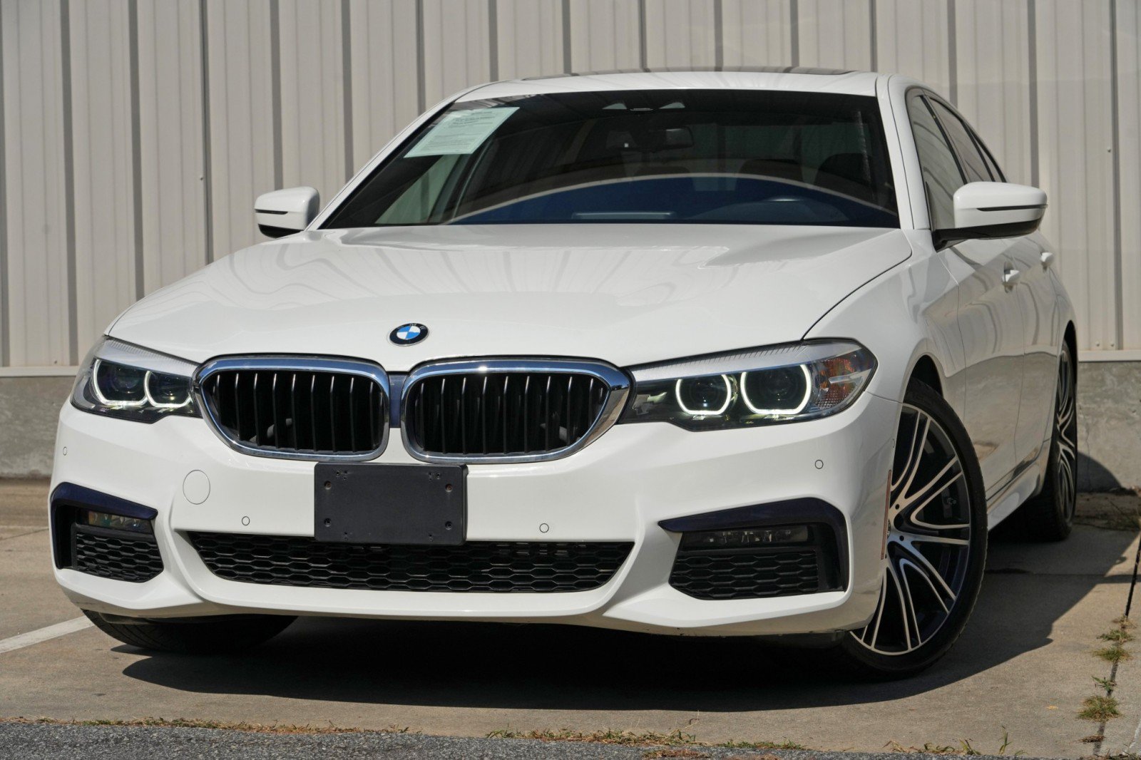 Used 2019 BMW 540i w/ M Sport Package RWD image 3