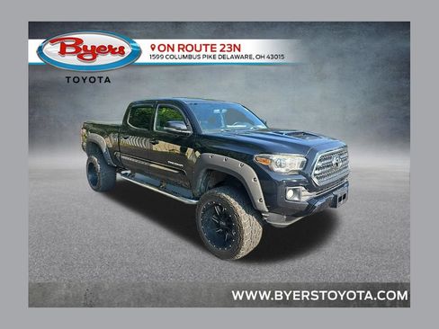 Used 2017 Toyota Tacoma TRD Sport w/ Tow Package AWD/4WD image 1