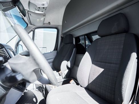 Used 2017 Mercedes-Benz Sprinter 3500 image 31