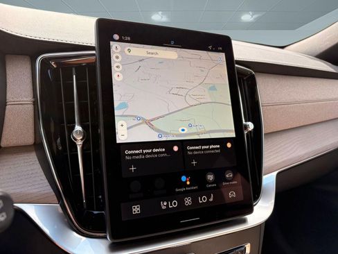 Certified 2026 Volvo XC90 B6 Plus w/ Protection Package image 29