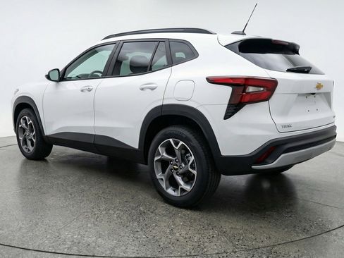 Used 2025 Chevrolet Trax LT FWD image 6