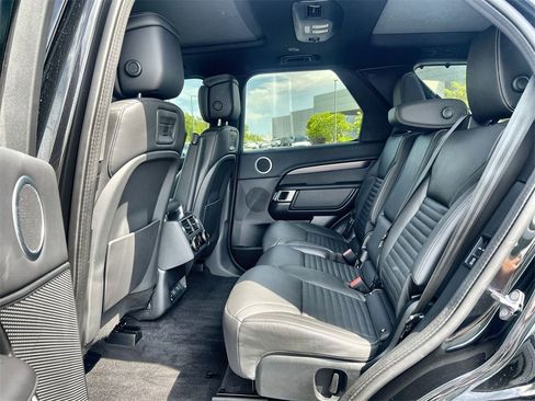 Certified 2025 Land Rover Discovery Metropolitan Edition image 15