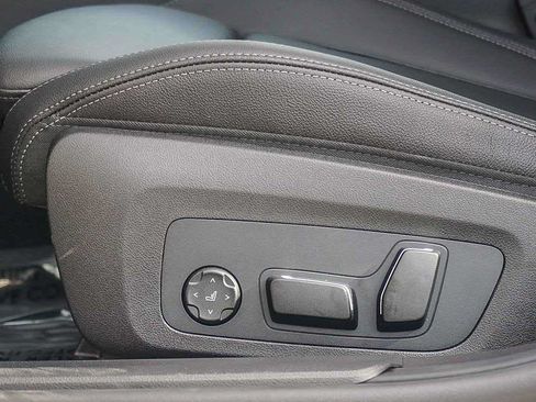 Used 2026 BMW 330i Sedan w/ M Sport Package RWD image 21