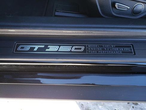 Used 2016 Ford Mustang Shelby GT350 w/ Technology Package image 11