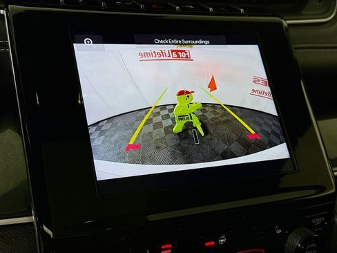 Used 2023 Jeep Grand Cherokee Altitude image 6