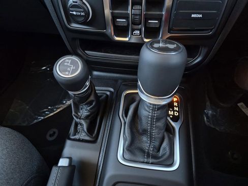 New 2026 Jeep Wrangler Unlimited Sport w/ Convenience Group image 18