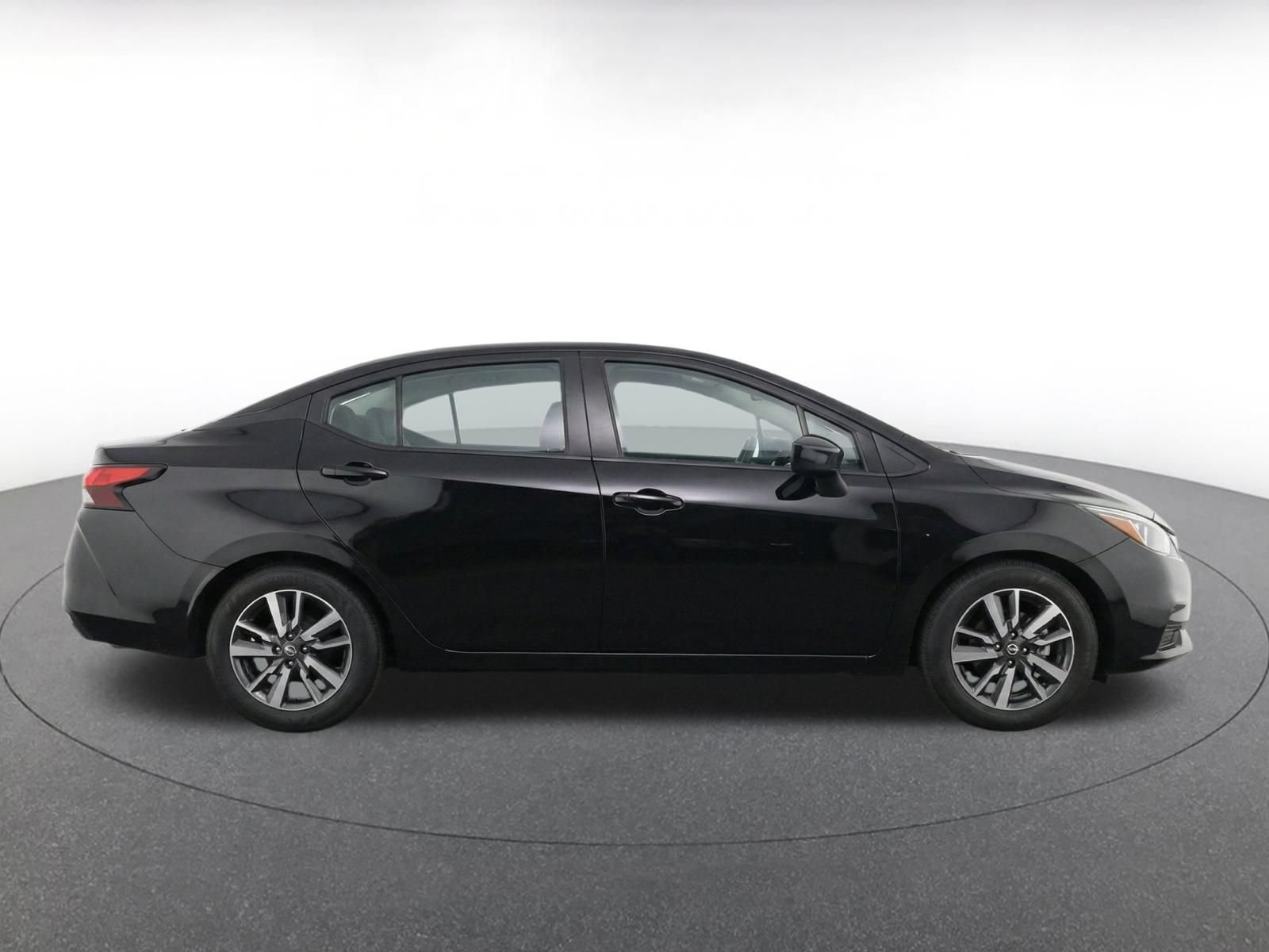 Used 2025 Nissan Versa SV FWD image 9