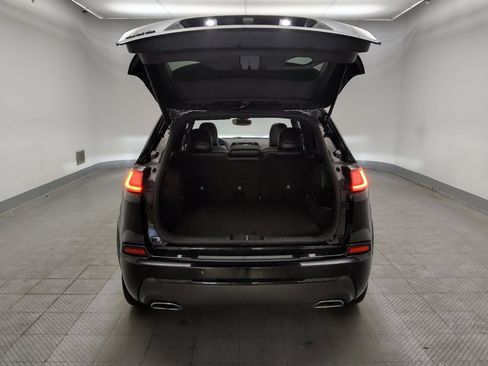 Used 2019 Jeep Cherokee High Altitude AWD/4WD image 29