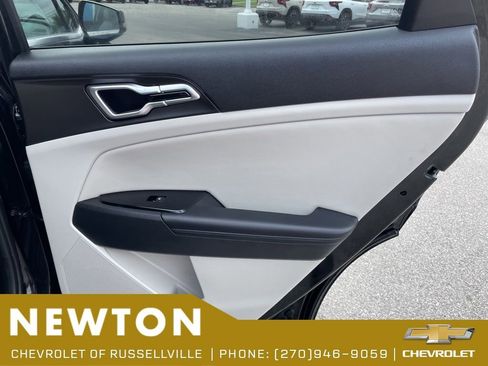 Used 2025 Kia Sportage EX FWD image 37