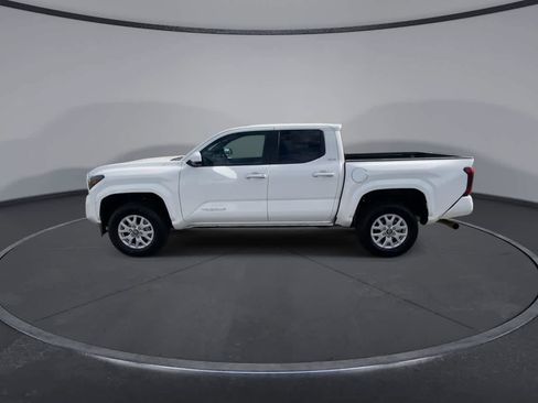 Certified 2025 Toyota Tacoma SR5 AWD/4WD image 5