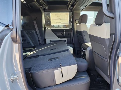 New 2026 GMC Hummer EV SUV image 52