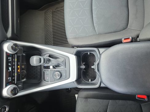 Used 2025 Toyota RAV4 XLE AWD/4WD image 24