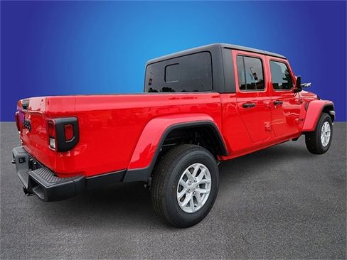 Used 2023 Jeep Renegade Latitude image 3