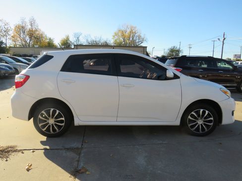 Used 2012 Toyota Matrix S image 6