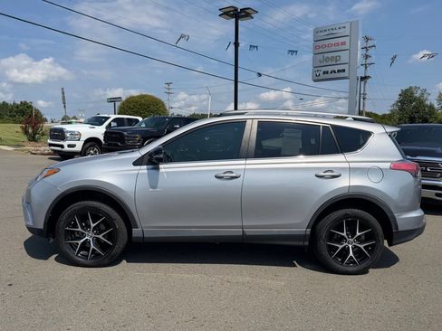 Used 2017 Toyota RAV4 SE FWD image 8