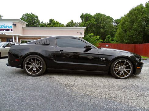 Used 2013 Ford Mustang GT Premium w/ Electronics Pkg RWD image 12