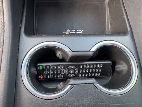 Used 2022 GMC Yukon XL AT4 image 21