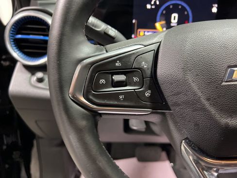 Used 2025 Chevrolet Trax LT w/ LT Convenience Package image 24