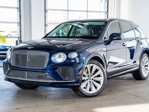 Used 2021 Bentley Bentayga image 2