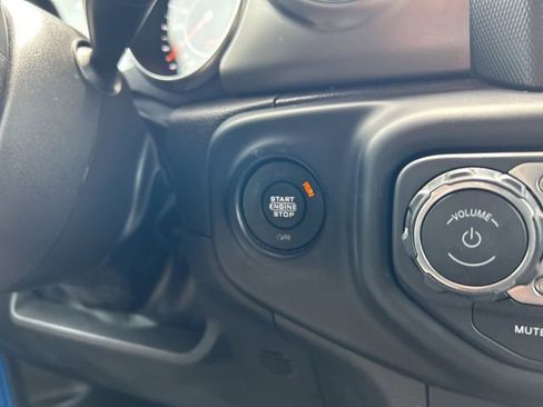 Used 2022 Jeep Wrangler Unlimited Sport AWD/4WD image 28