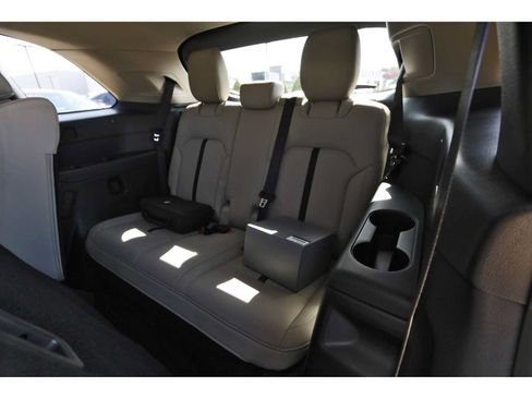 Used 2026 MAZDA CX-90 3.3 Turbo w/ Preferred Package AWD/4WD image 13