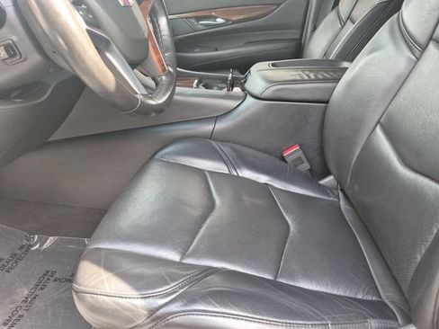 Used 2017 Cadillac Escalade ESV Luxury AWD/4WD image 12