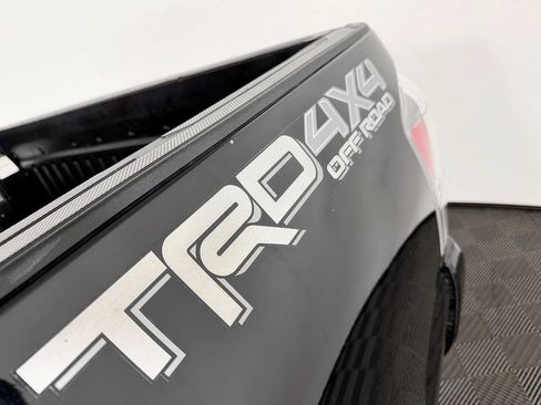 Used 2020 Toyota Tacoma TRD Off-Road w/ Technology Package AWD/4WD image 25