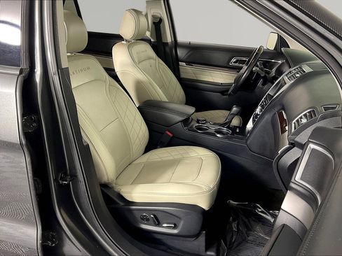 Used 2016 Ford Explorer Platinum AWD/4WD image 30