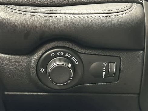 Used 2023 Dodge Durango SXT image 19