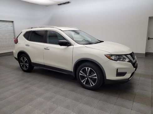 Used 2019 Nissan Rogue SV w/ Premium Package FWD image 11