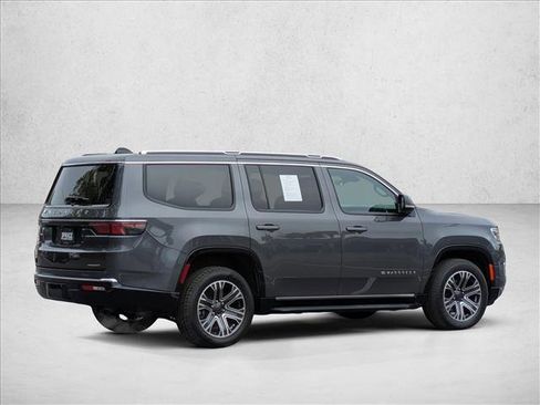 Used 2024 Jeep Wagoneer Series II image 7