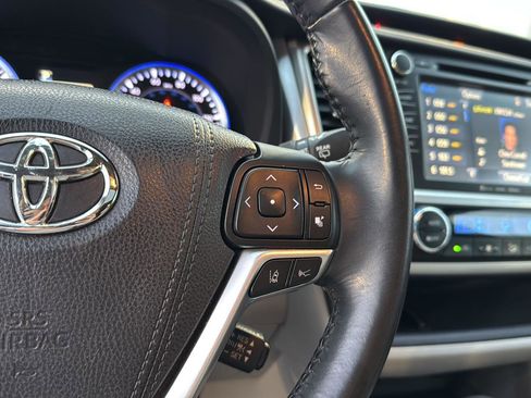 Certified 2017 Toyota Highlander XLE image 19