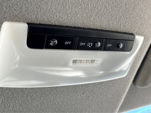 Used 2023 Nissan Kicks S image 25