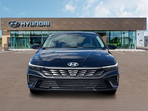 New 2026 Hyundai Elantra SE FWD image 12