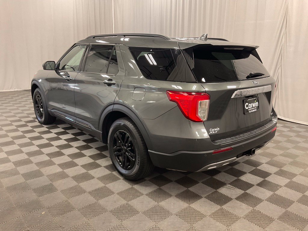Used 2020 Ford Explorer XLT w/ Equipment Group 202A AWD/4WD image 12