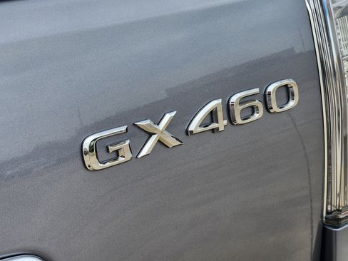 Used 2022 Lexus GX 460 Luxury w/ Off Road Package image 12