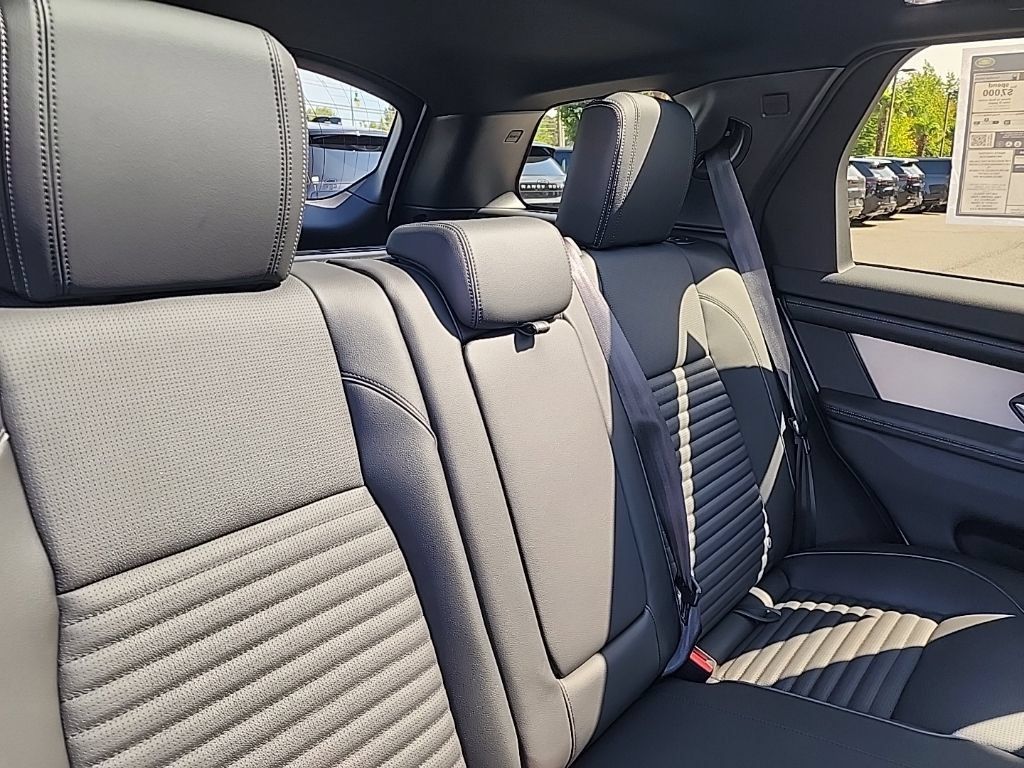 New 2026 Land Rover Discovery Sport Landmark AWD/4WD image 18