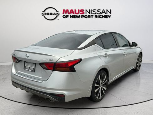 Used 2020 Nissan Altima 2.5 SR FWD image 11