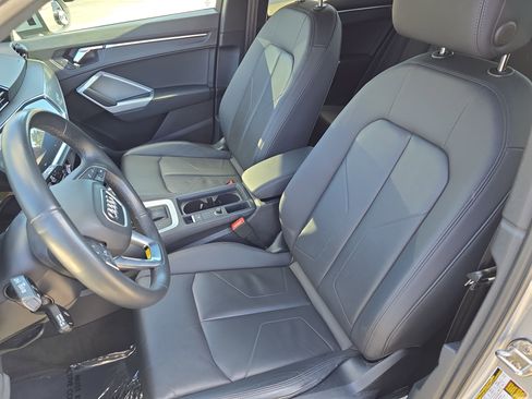 Used 2023 Audi Q3 2.0T Premium w/ Black Optic Package image 15
