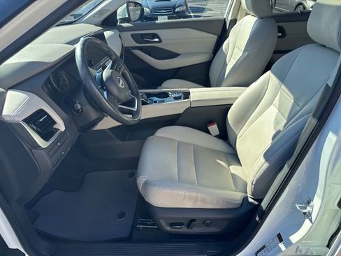 Used 2023 Nissan Rogue SL w/ SL Premium Package image 12