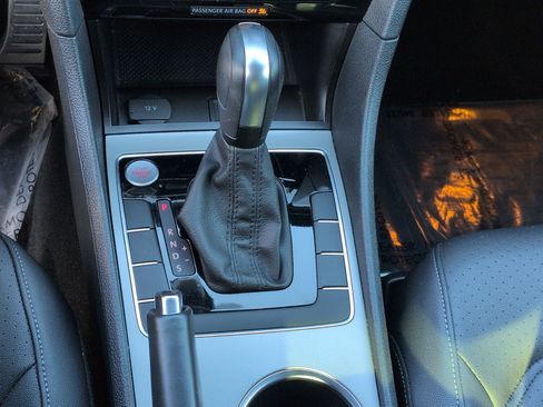 Used 2022 Volkswagen Passat 2.0T R-Line image 26