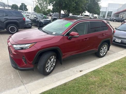Used 2024 Toyota RAV4 XLE Premium FWD image 7