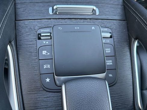 Used 2022 Mercedes-Benz GLE 350 4MATIC w/ Premium Package image 30