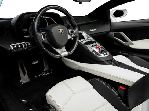 Used 2016 Lamborghini Aventador LP 700-4 AWD/4WD image 31