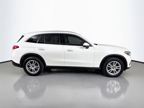 Used 2023 Mercedes-Benz GLC 300 4MATIC image 5